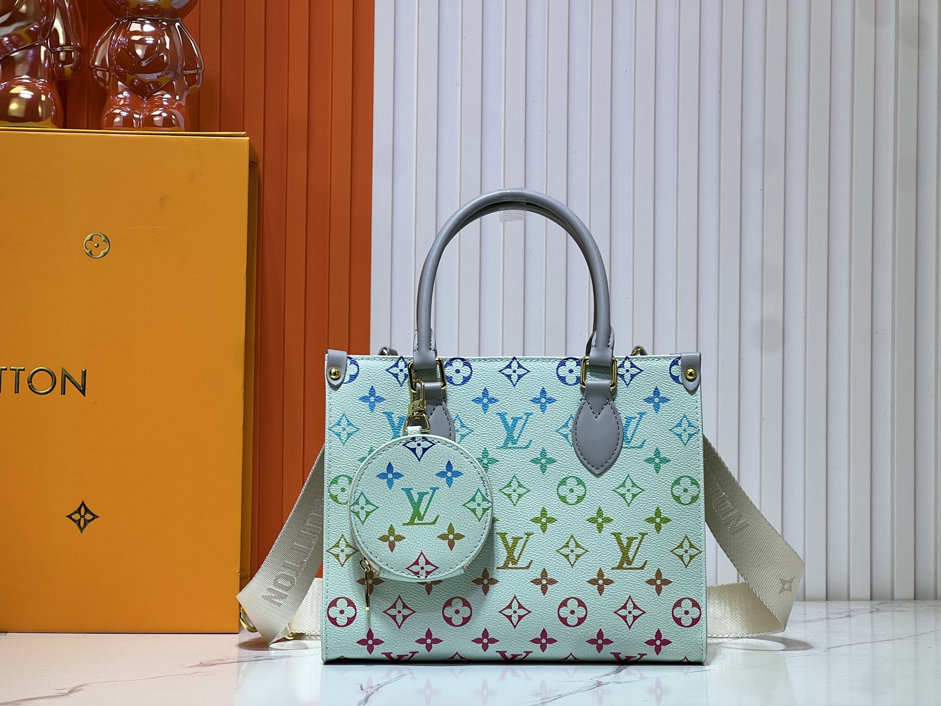 上質 大人気！25cm PM ルイヴィトン オンザゴー LV Onthego M46373  Monogram Reverse Giant Toronスーパーコピー バッグ 代引き後払い可能国内